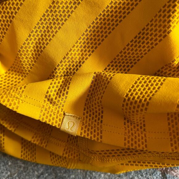 Lululemon Off and Running Cropped Tank Womens 6 Mesh Loose Fit Honeycomb Yellow - Picture 4 of 4